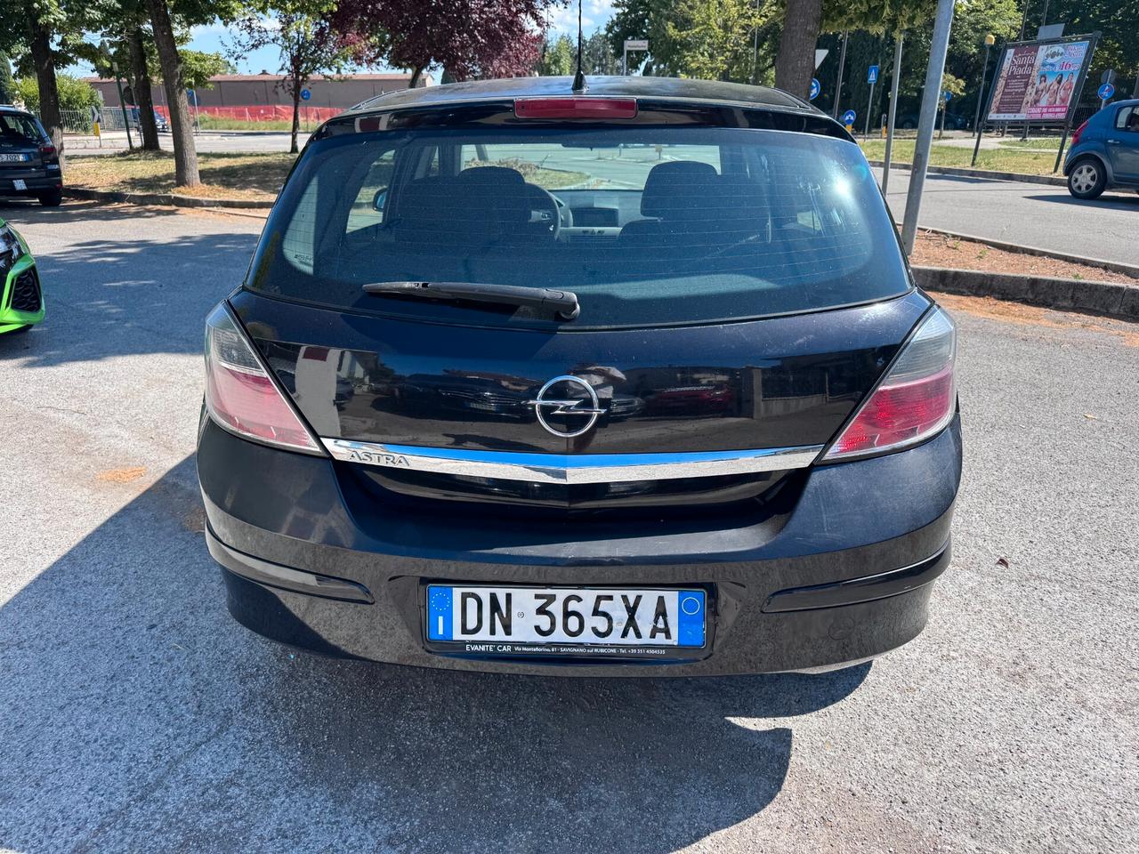 Opel Astra 1.4 16V Twinport 5 porte Enjoy