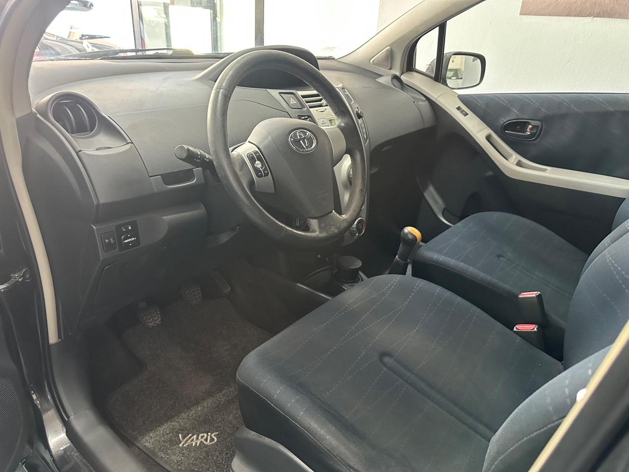 Toyota Yaris 1.0 5 porte Sol