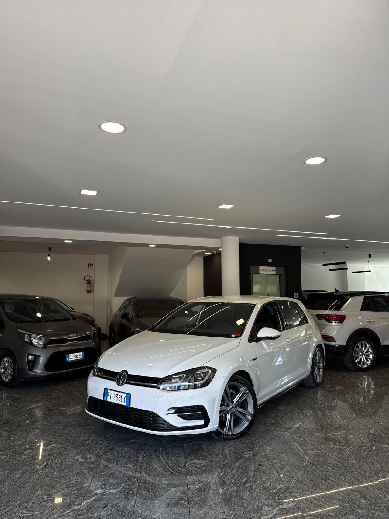 Volkswagen Golf 2.0 TDI DSG 5p R-LINE Highline BlueMotion Technology