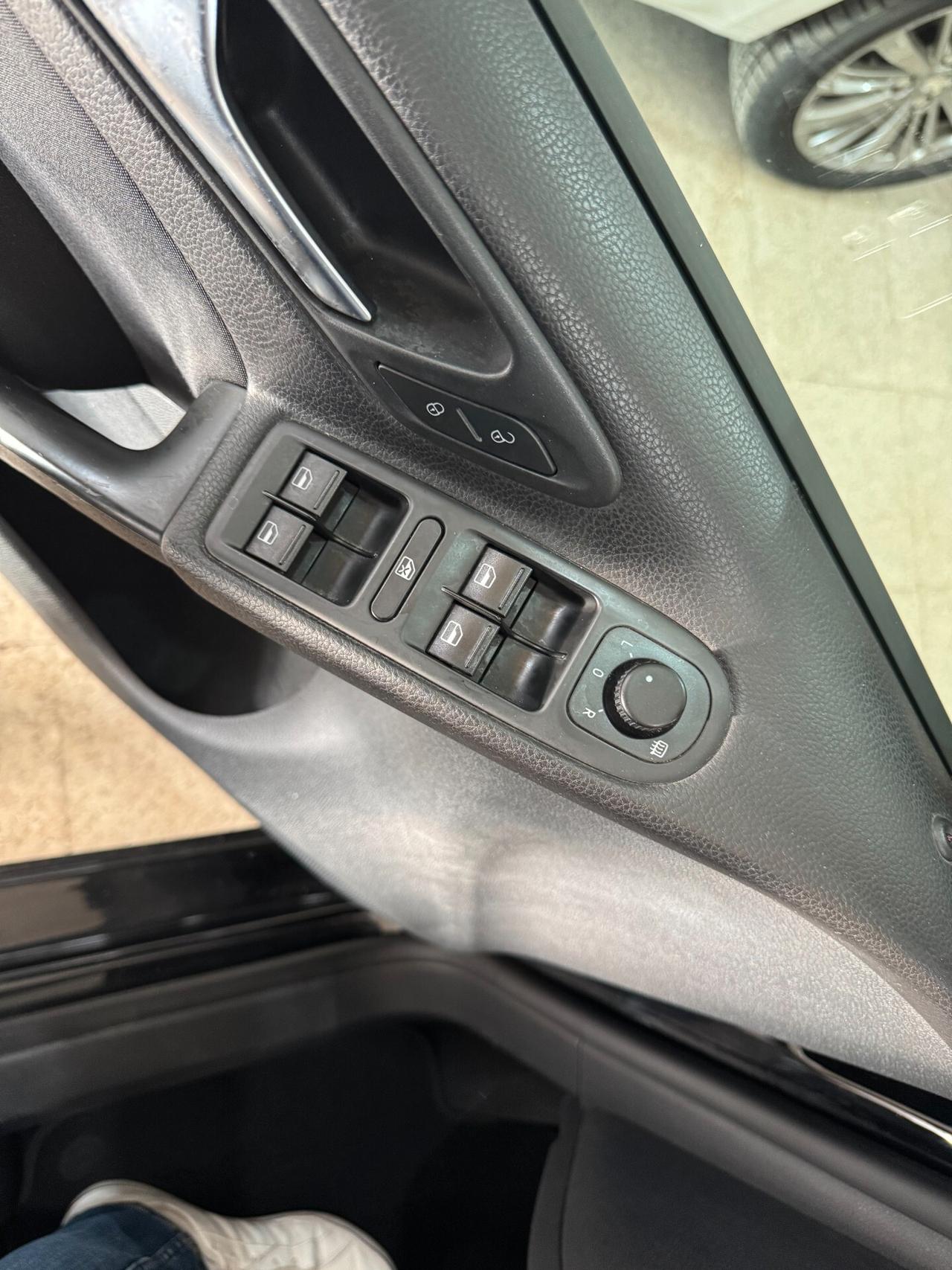 Volkswagen Golf 1.6 TDI 5p. Highline 105 CV. OK NEOPATENTATI