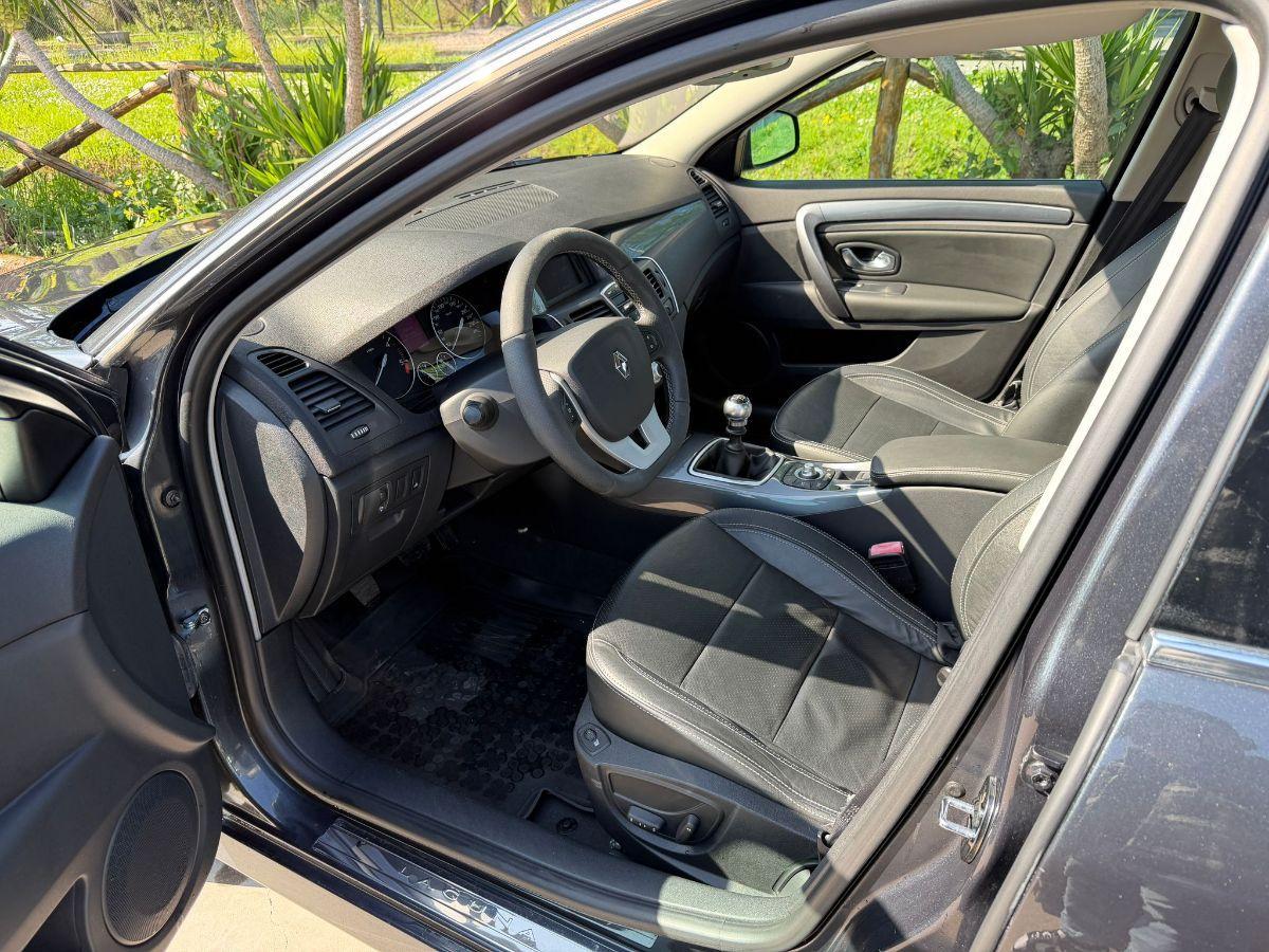 RENAULT - Laguna - 2.0 dCi 150CV 4Control