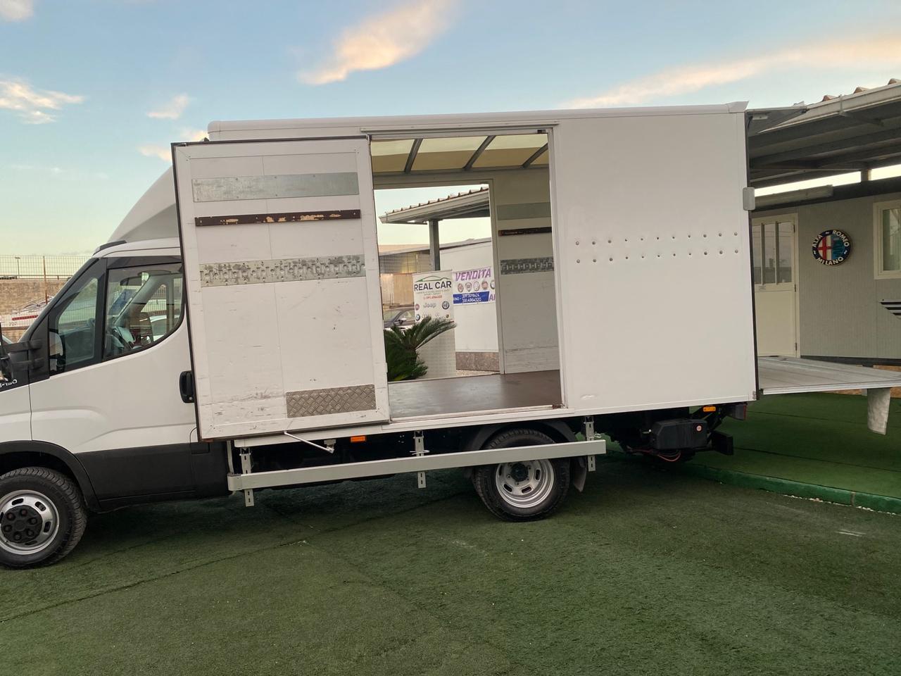 Iveco Daily 3.0 35-150 Anno 2019 Pedana