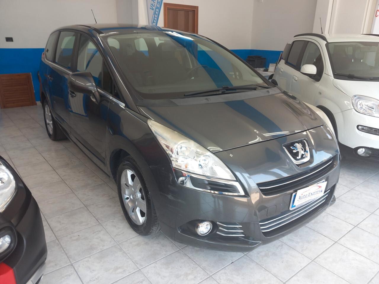 Peugeot 5008 1.6 diesel automatica 7 posti 152 mila km anno 2013