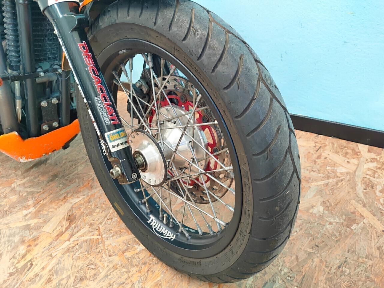 Triumph Thruxton CUP - Regina delle Cafe Racer