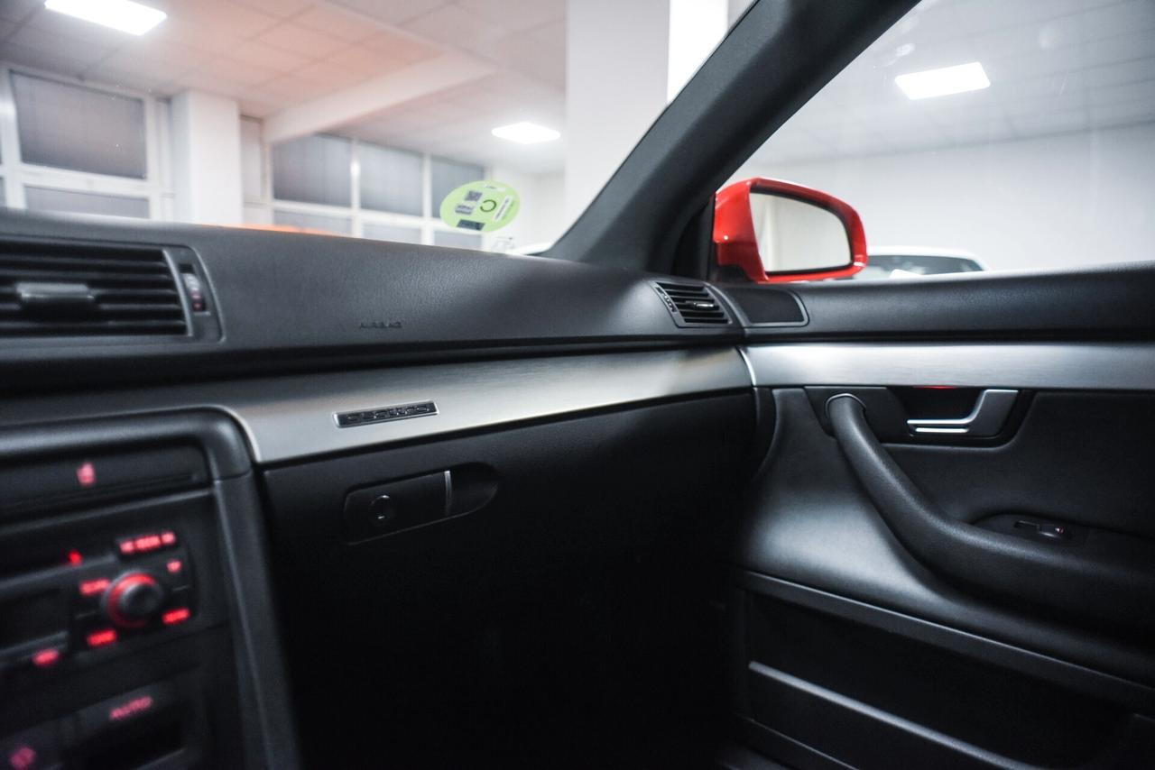 Audi A4 RS 4 4.2 V8 quattro