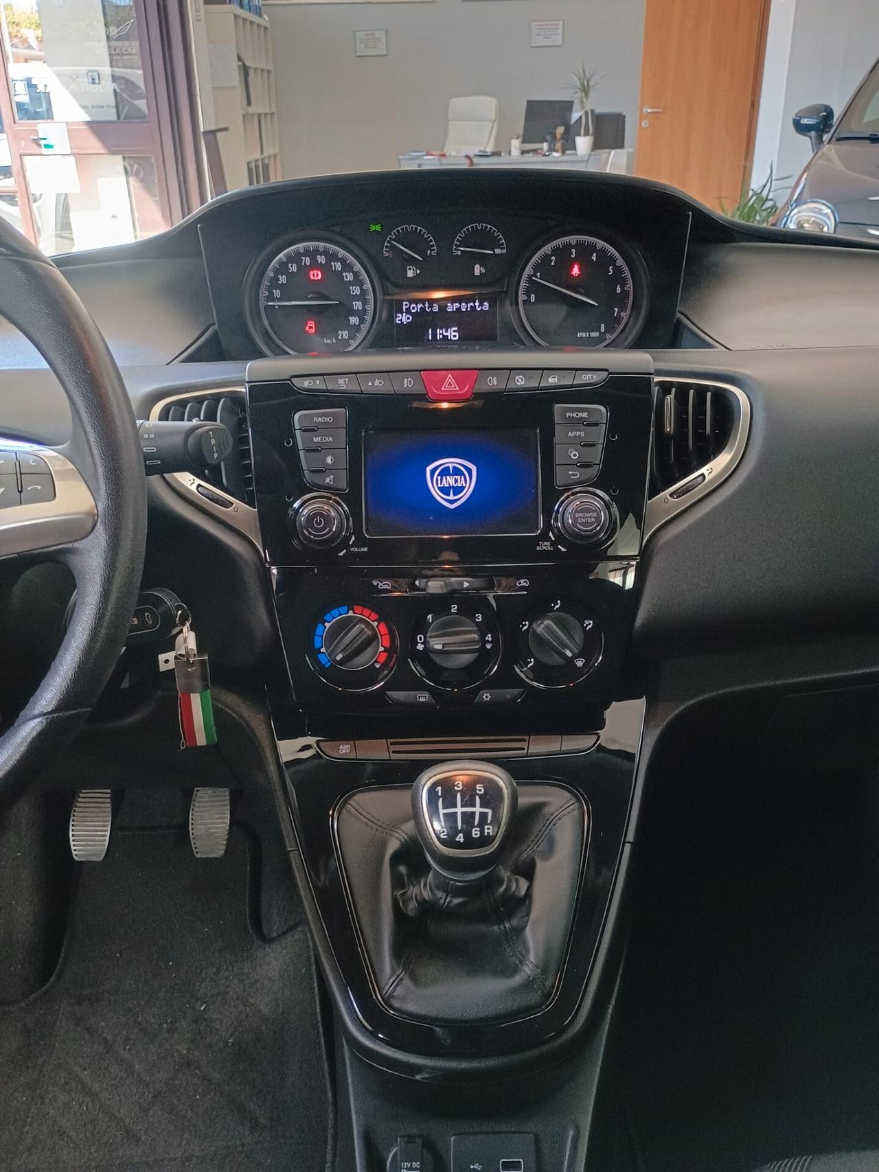 Lancia Ypsilon 1.0 FireFly 5 porte S&S Hybrid Ecochic Gold