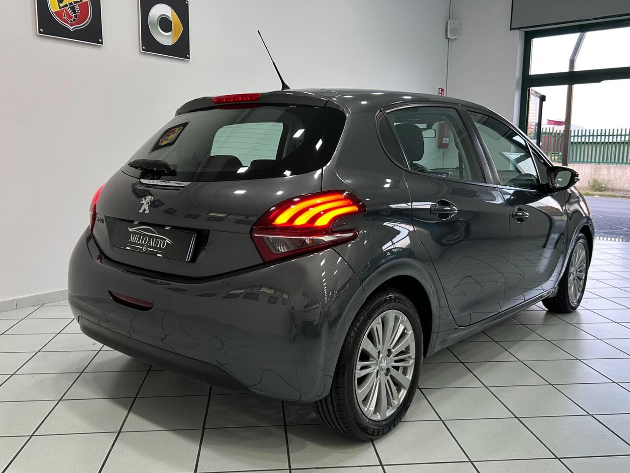 Peugeot 208 BlueHDi 75 5 porte Allure