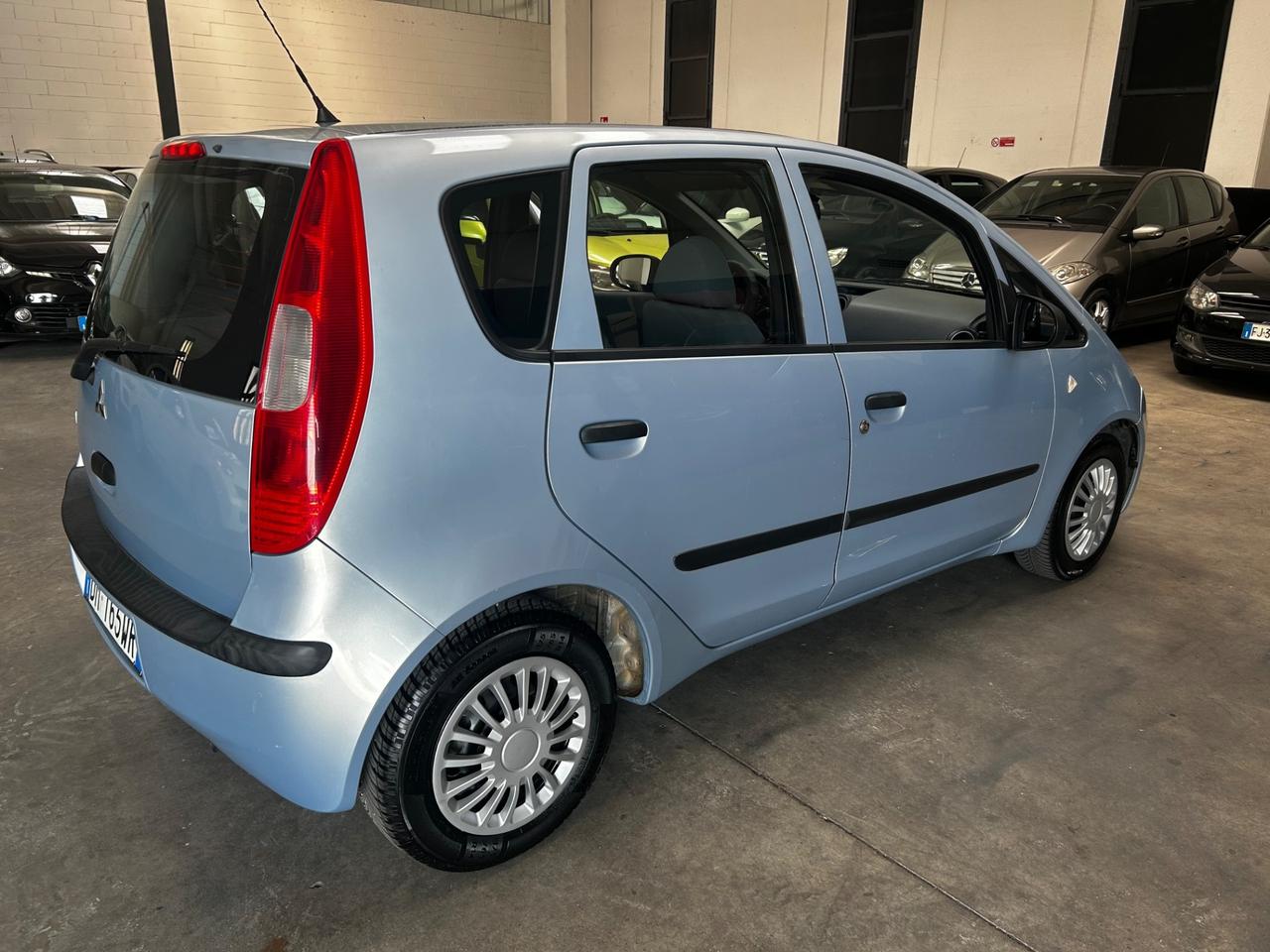 Mitsubishi Colt 1100cc benzina neopatentati