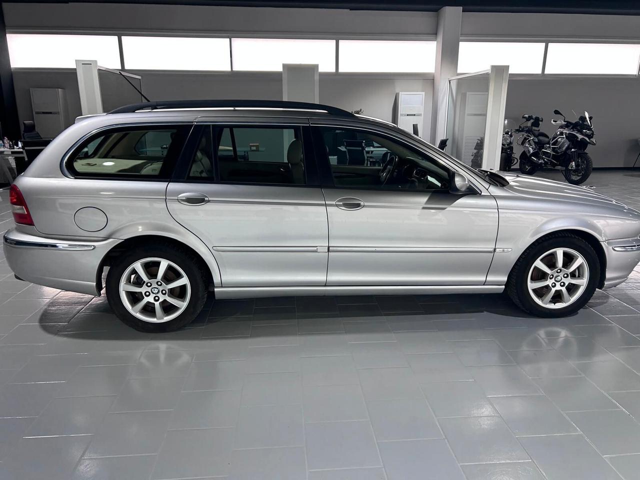 Jaguar X-Type 2.2D cat Wagon Executive