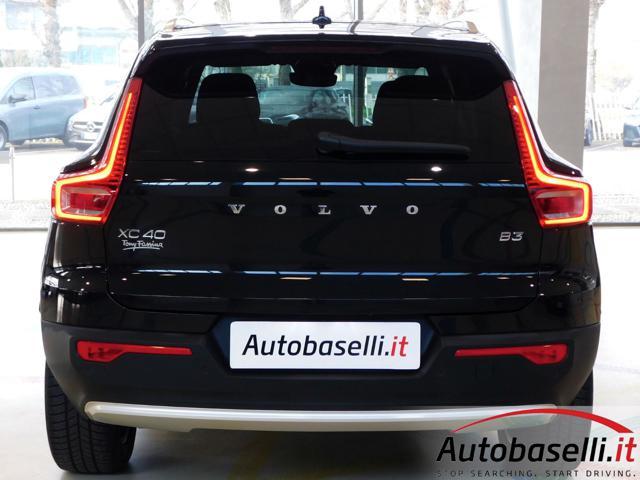 VOLVO XC40 B3 2.000 MHEV 163CV CORE AUTOMATICA NAVIGATORE