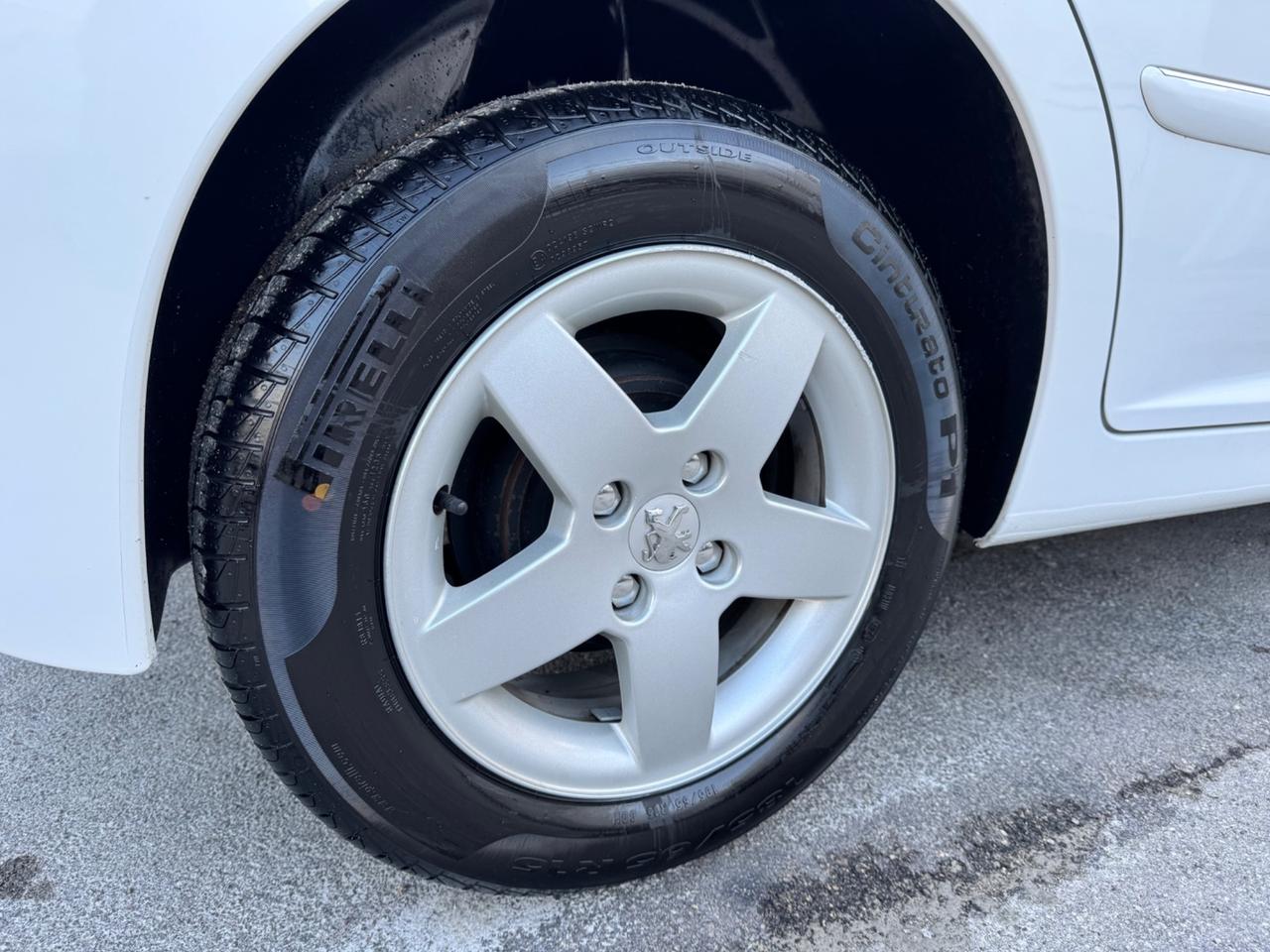 Peugeot 207 1.4 DIESEL 70CV Energie 2011