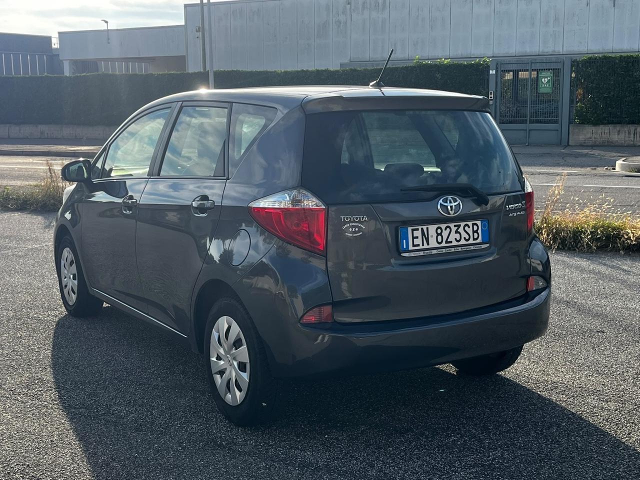 Toyota Verso-S 1.3 MT