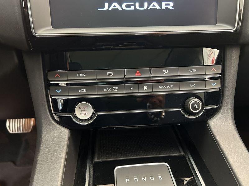 Jaguar F-Pace 2.0D 180cv PURE