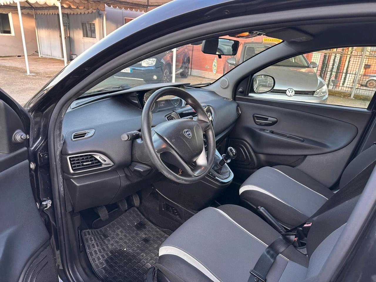 Lancia Ypsilon 1.2 69 CV 5 porte Elefantino