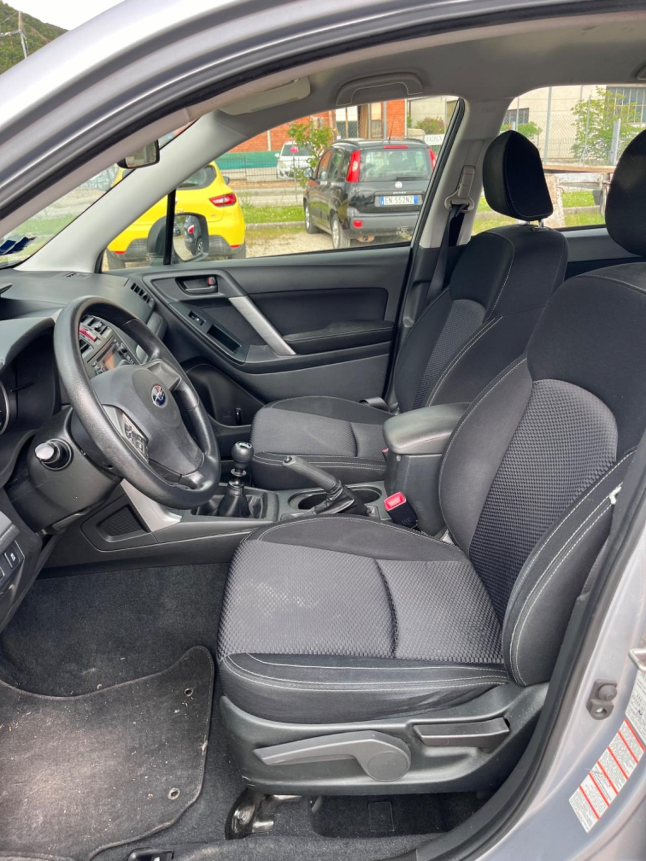 Subaru Forester 4x4 2.0 diesel PARI AL NUOVO