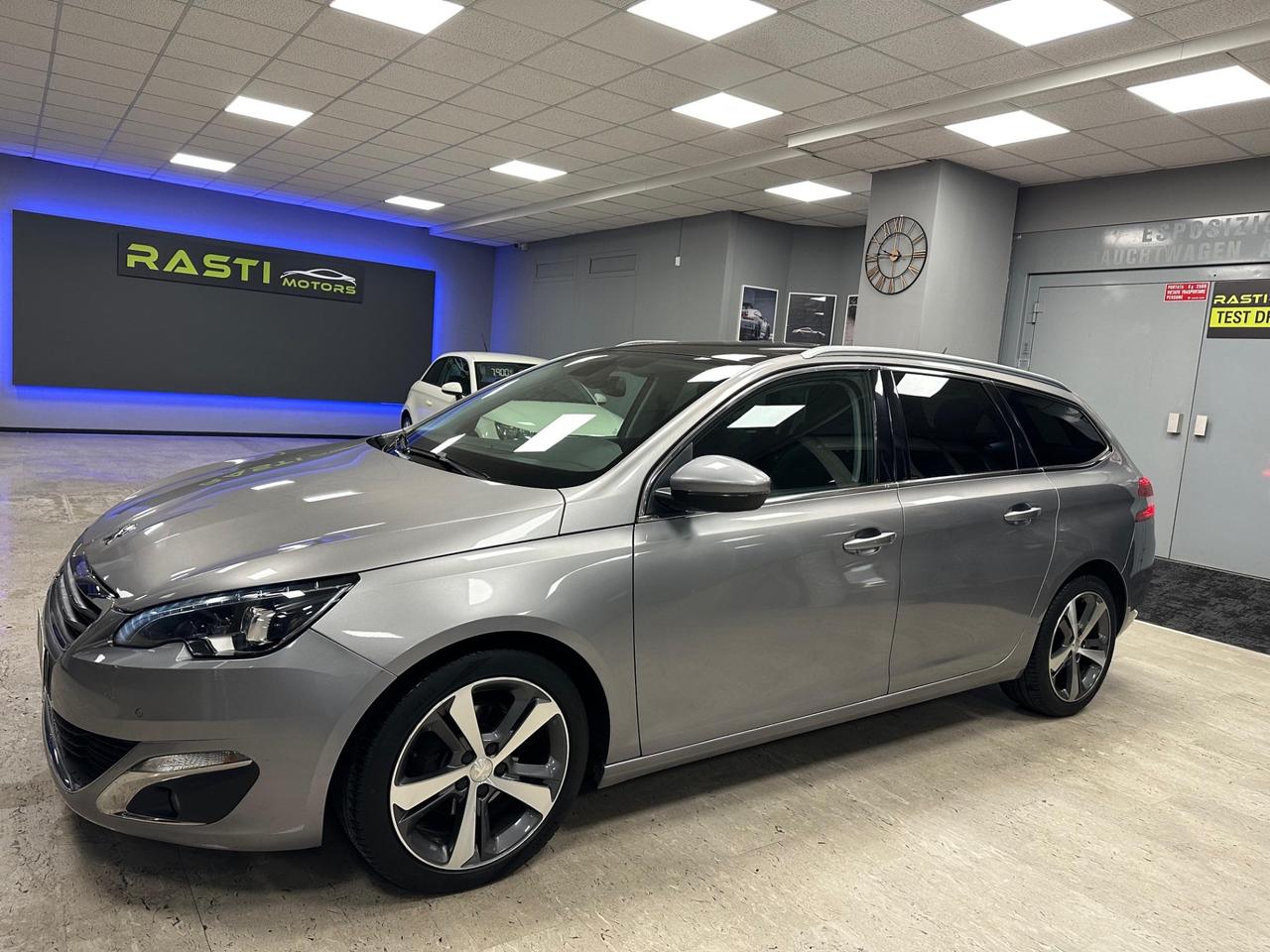 Peugeot 308 BlueHDi 120 S&S EAT6 SW Allure