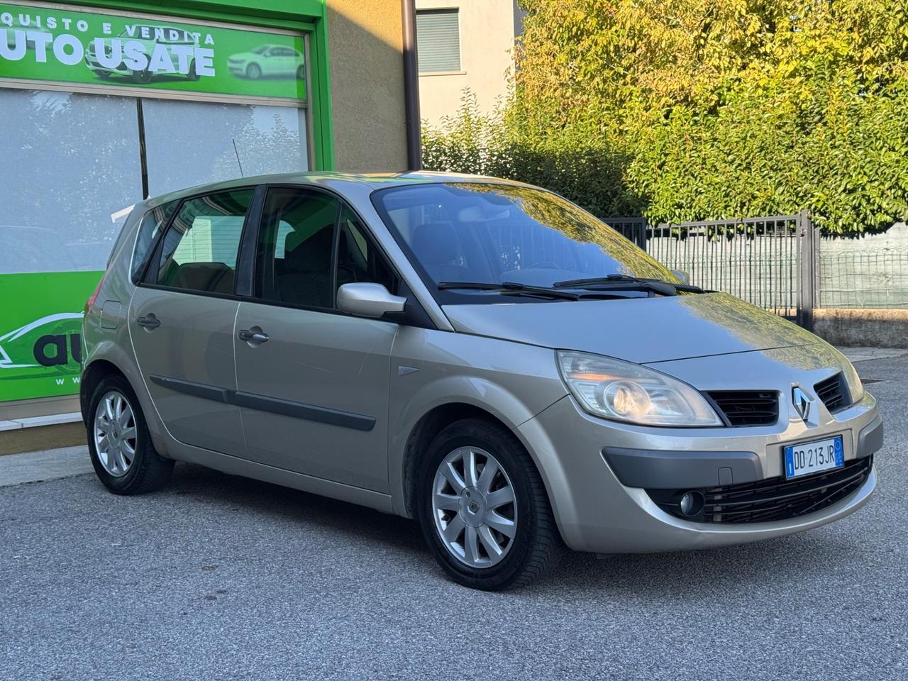 Renault Scenic Grand Scénic 2.0 16V dCi