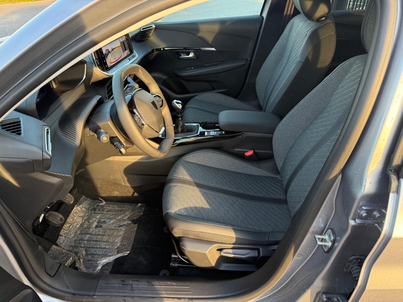 Peugeot 208 PureTech 100cv 5 porte Allure KM0!!!