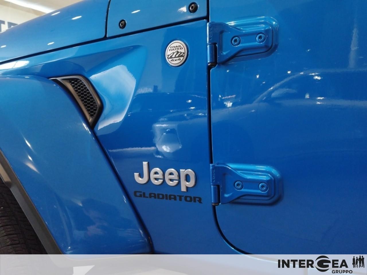 JEEP Gladiator 3.0 V6 Overland 4wd auto