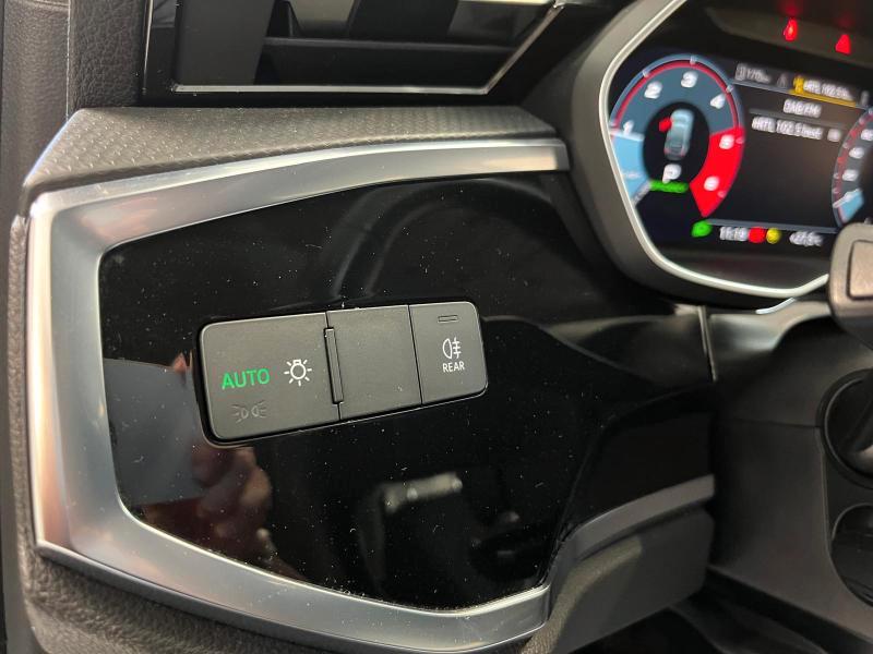 Audi Q3 Sportback 35 2.0 tdi Identity Black s-tronic