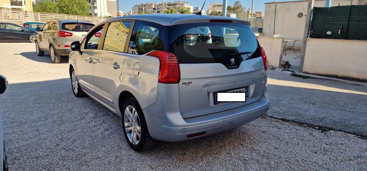 Peugeot 5008 1.6 HDi 115CV Allure 2014 7 POSTI