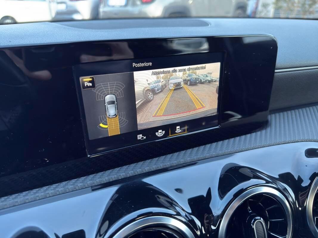 Mercedes Classe A 180 d Business Con TELECAMERA & NAVIGATORE