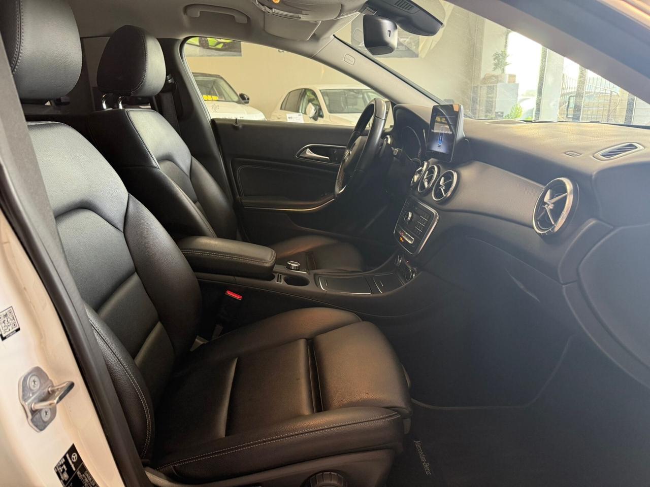 Mercedes-benz CLA 200 d Automatic 4Matic Premium