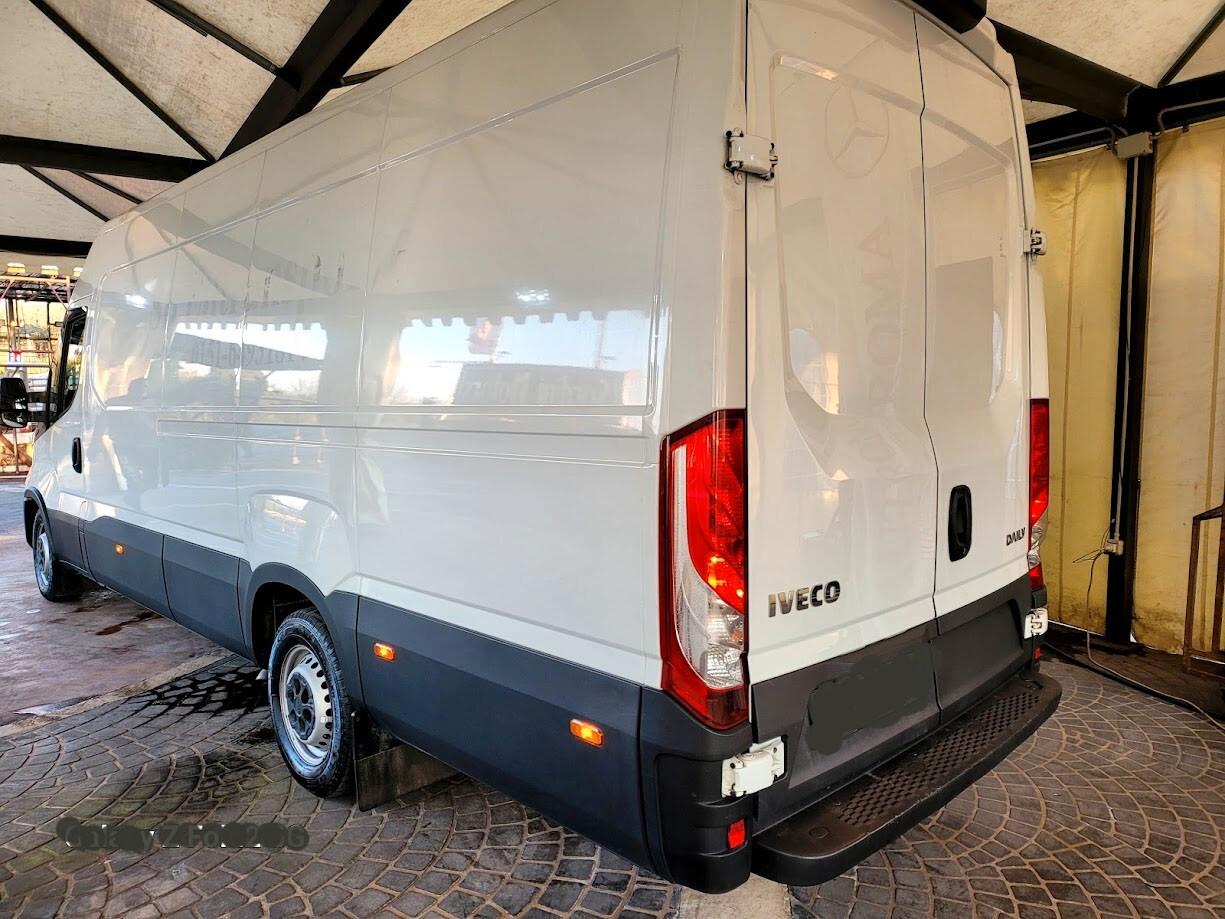 IVECO FURGONE CASSONATO