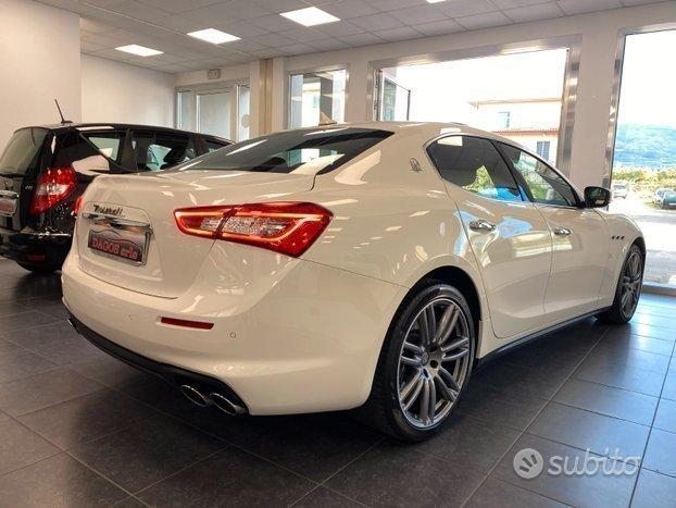 MASERATI Ghibli GRANLUSSO 3.0 275 CV