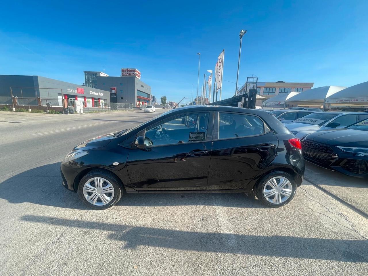 Mazda 2 Mazda2 1.3 16V 75CV 5p. Play GPL