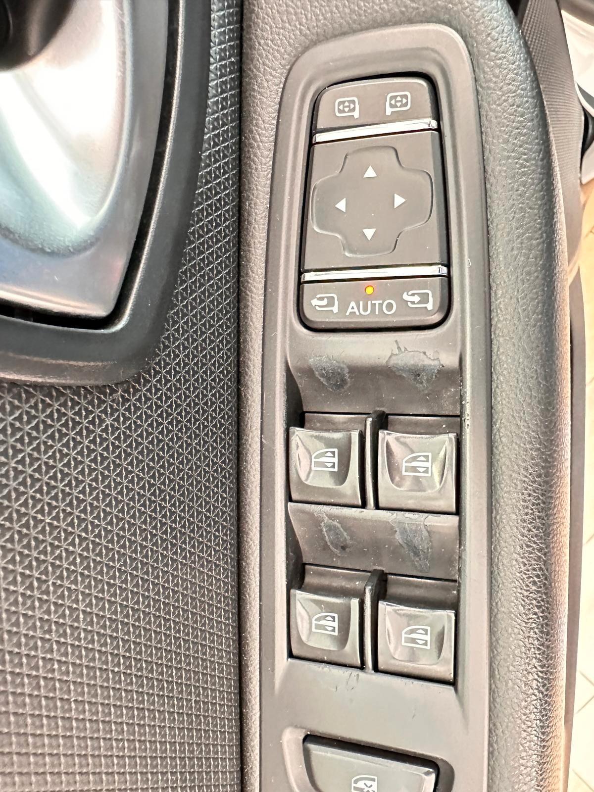 Renault Clio dCi 8V 90CV EDC Start&Stop 5 porte Energy Intens