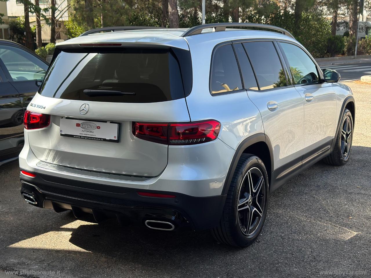 MERCEDES-BENZ GLB 180 d Automatic Premium