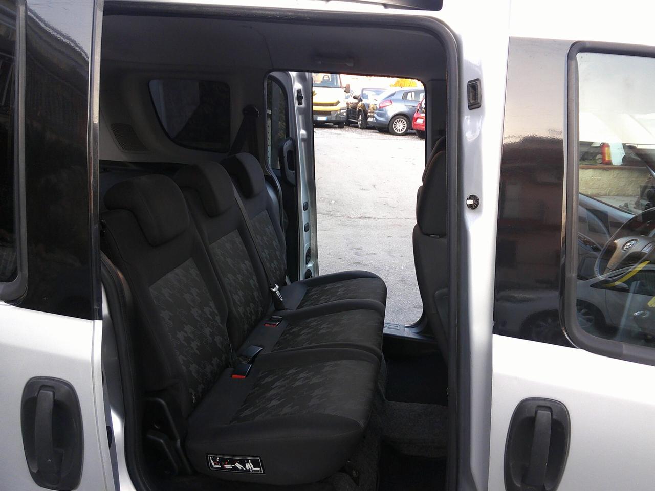 Opel Combo 1.6 CDTI 105CV AUTOVETTURA 12