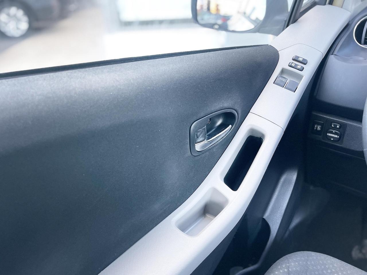 Toyota Yaris 1.0 Benzina 69CV E4 Neo - 2012