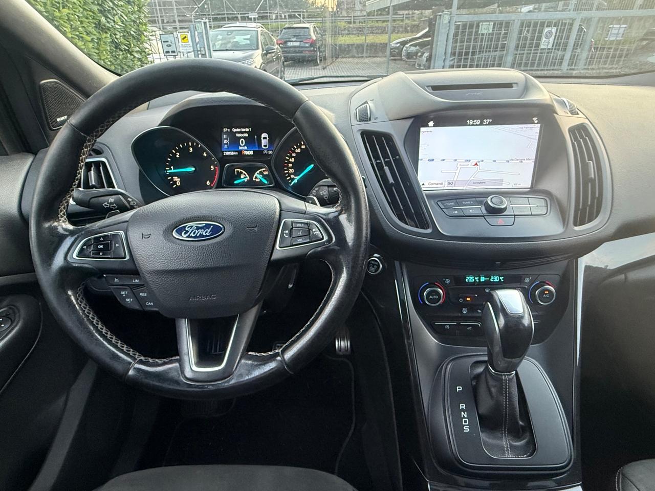 Ford Kuga 1.5 TDCI ST-Line Doppio tetto panoramico