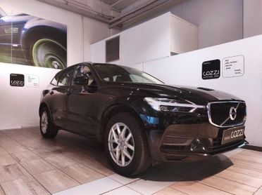 VOLVO XC60 (2017-->) - XC60 B4 (d) AWD Geartronic Momentum