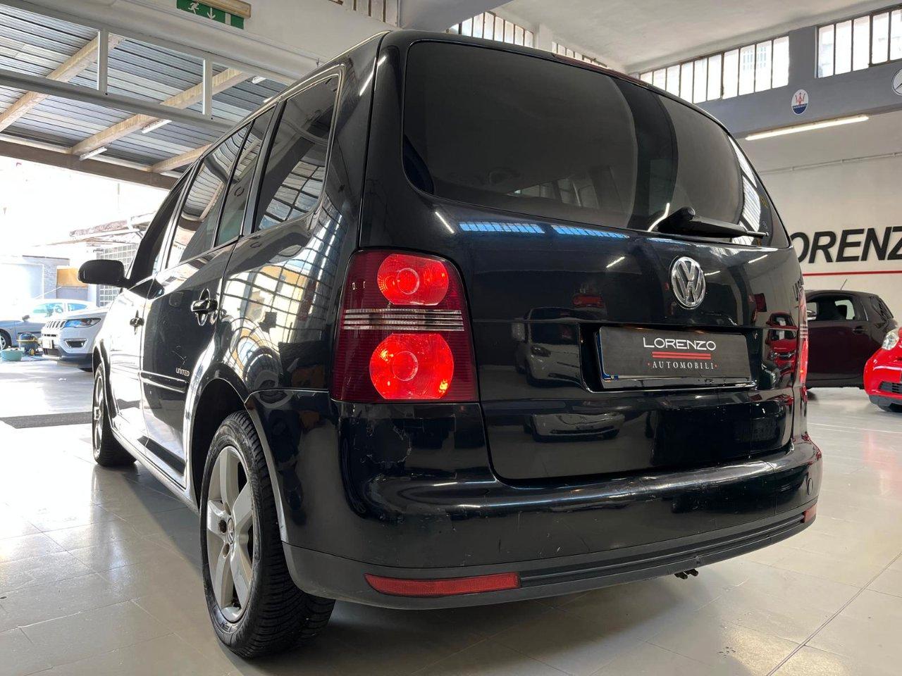 Volkswagen Touran 2.0 tdi Highline