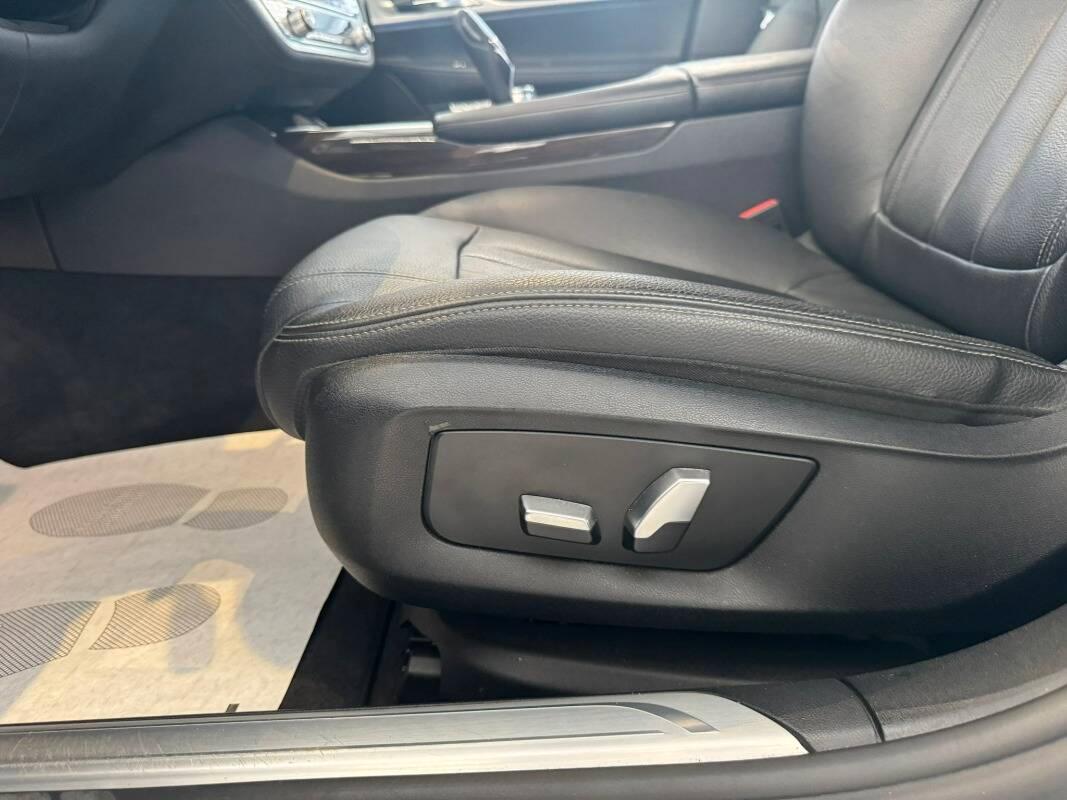BMW Serie 7 G 11-12 2015 750i xdrive Luxury auto