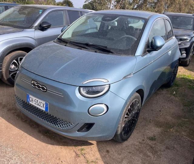 FIAT 500e 3+1 42 kWh La Prima 320 Km autonomia