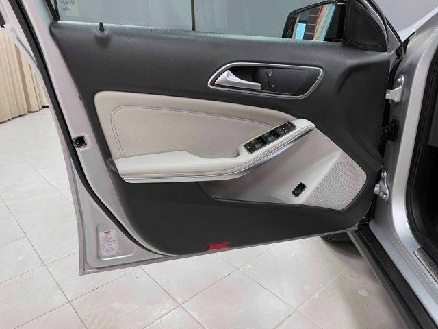 MERCEDES-BENZ GLA 220 PREMIUM 4MATIC AUTO