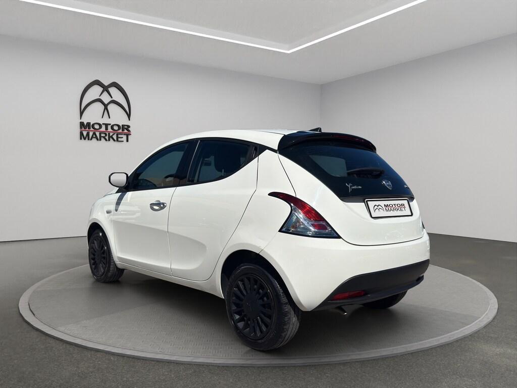 Lancia Ypsilon 5 Porte 1.0 FireFly Hybrid Silver