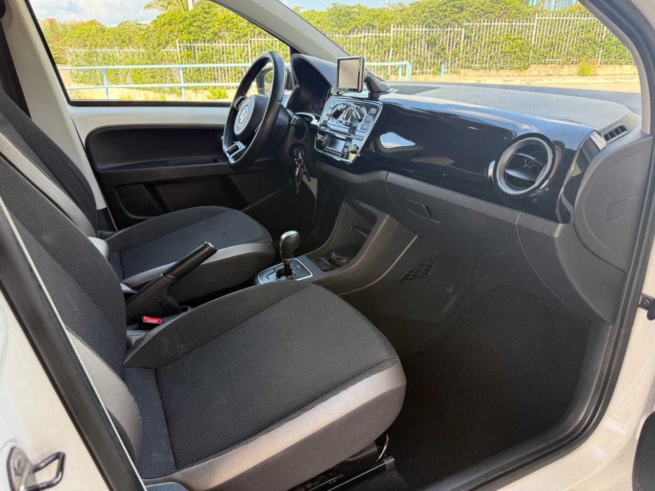 Volkswagen up! AUTOMATICA