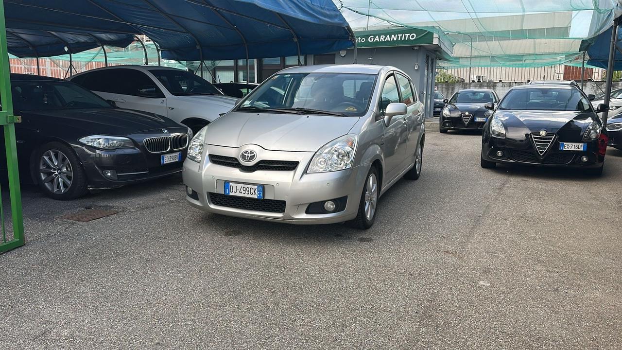 Toyota Corolla Verso 2.2 16V D-4D DPF 7pti