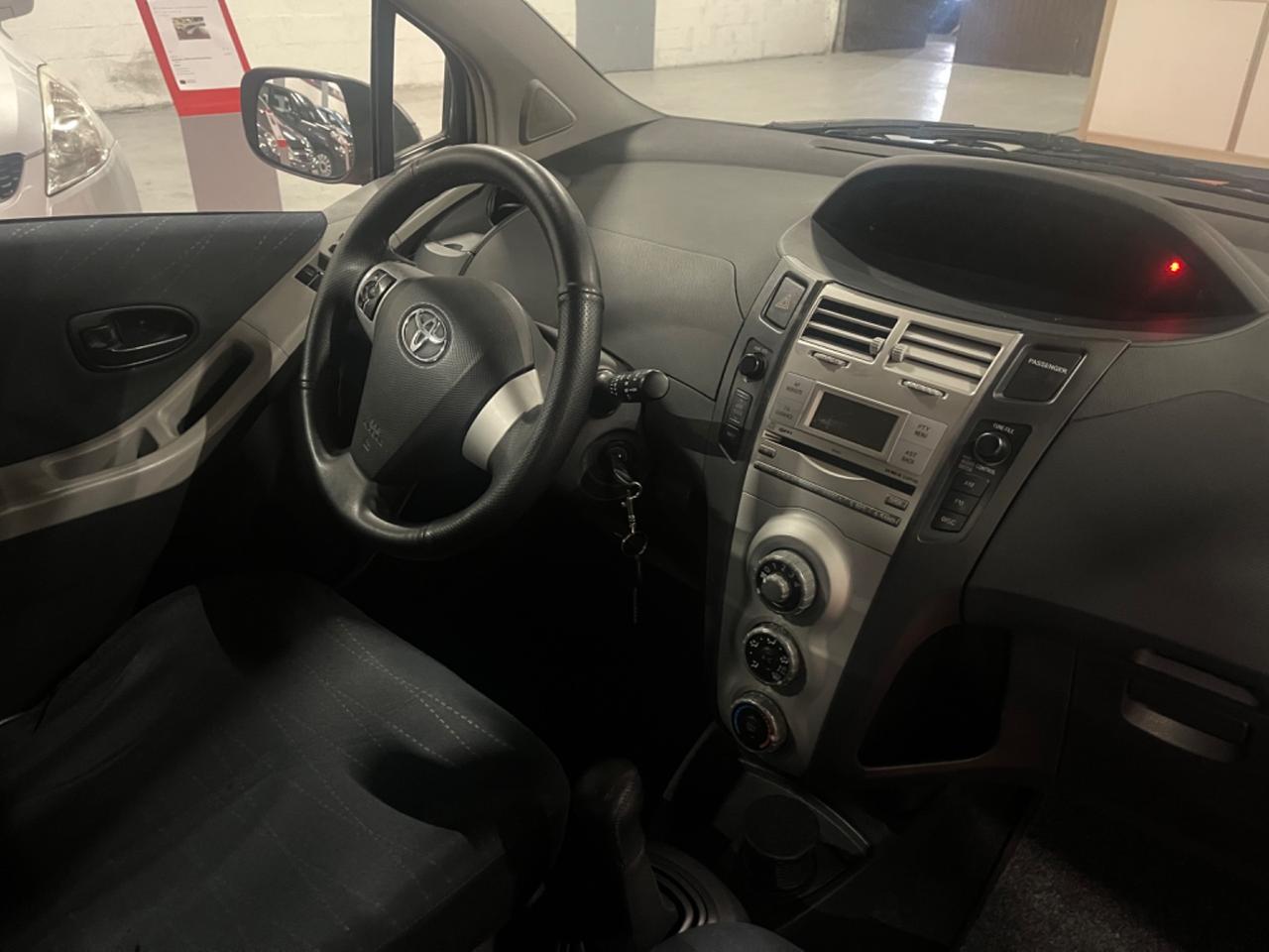 Toyota Yaris 1.0 5 porte