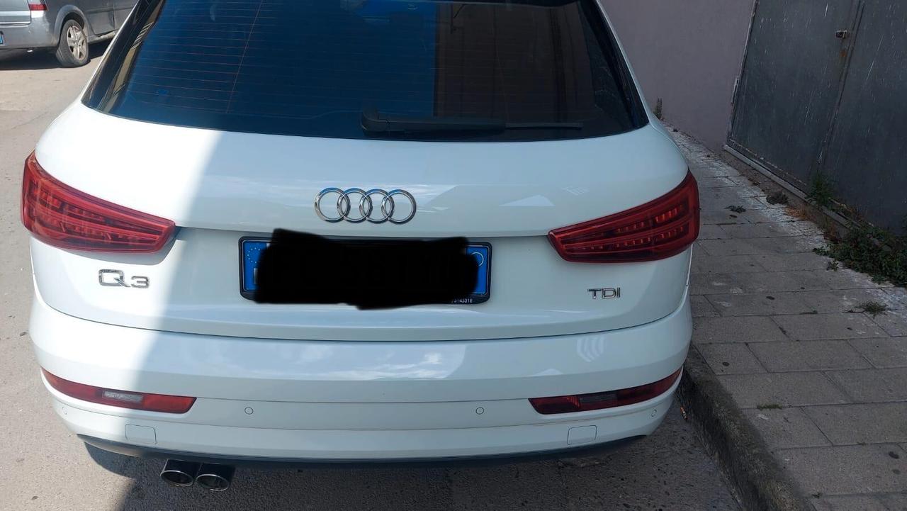 Audi Q3 2.0 TDI 120 CV Business