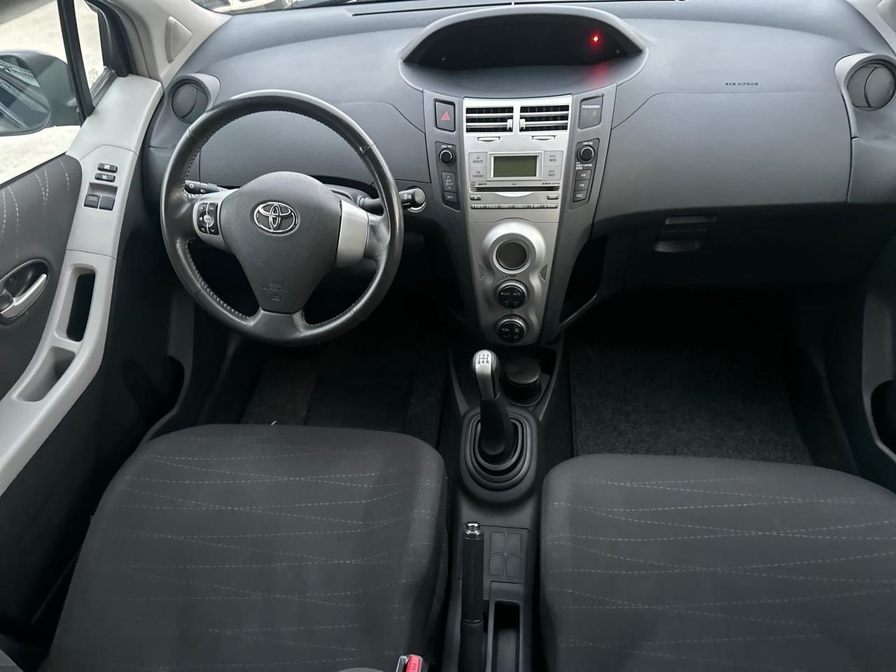 Toyota Yaris 1.0 5 porte Sol