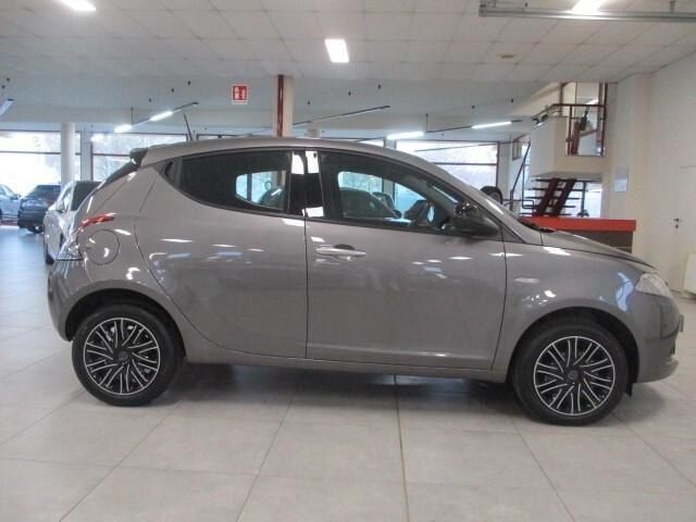 Lancia Ypsilon 1.0 FireFly 5 porte S&S Hybrid Oro