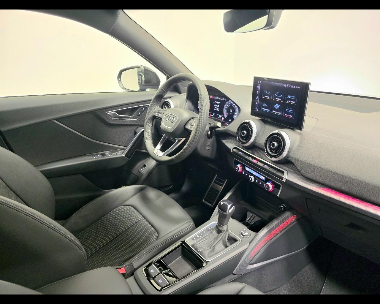 AUDI Q2 35 TFSI S-TRONIC IDENTITY BLACK