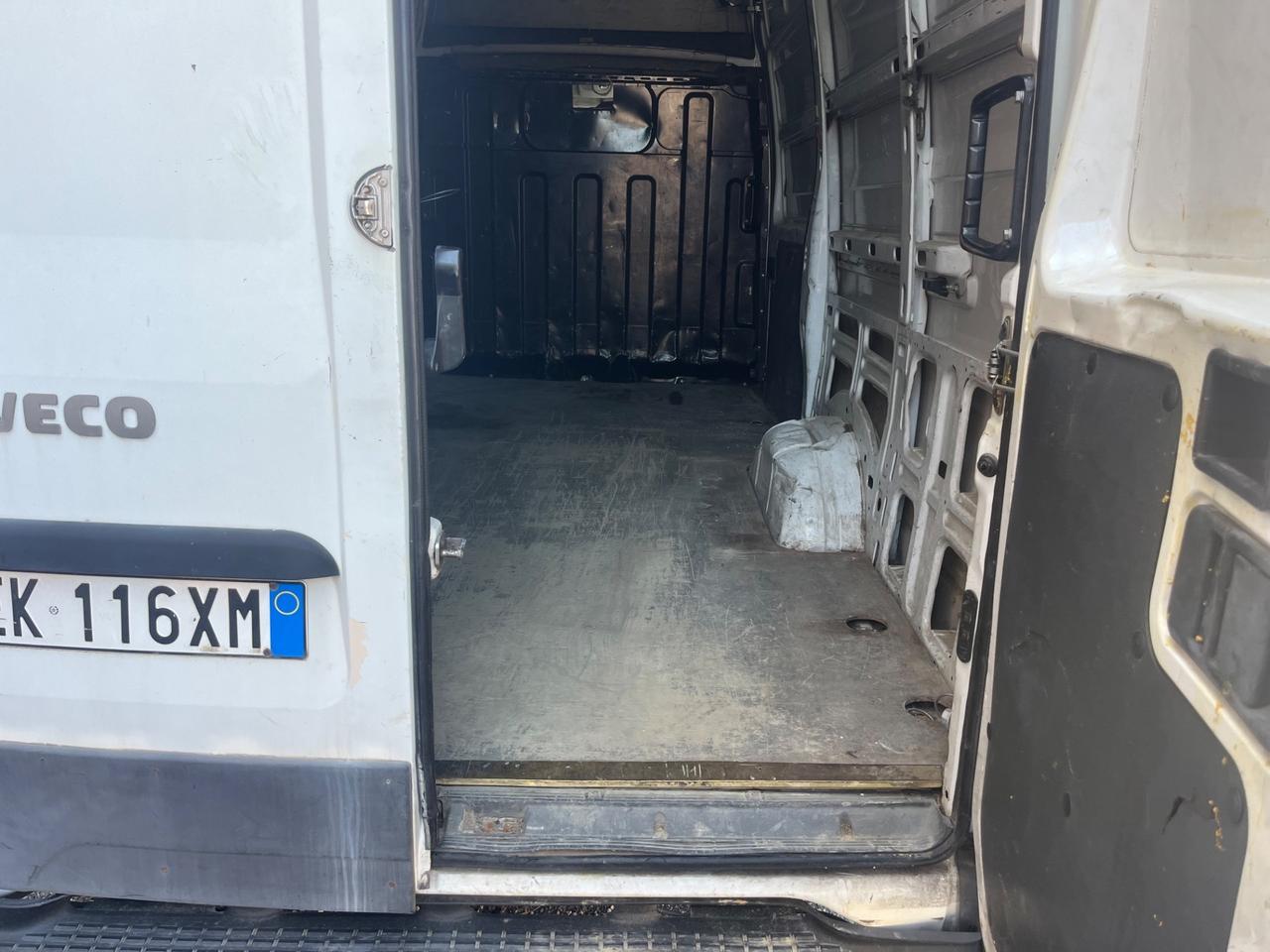IVECO DAILY 2011 2.3 DIESEL FURGONATO 244.00 KM