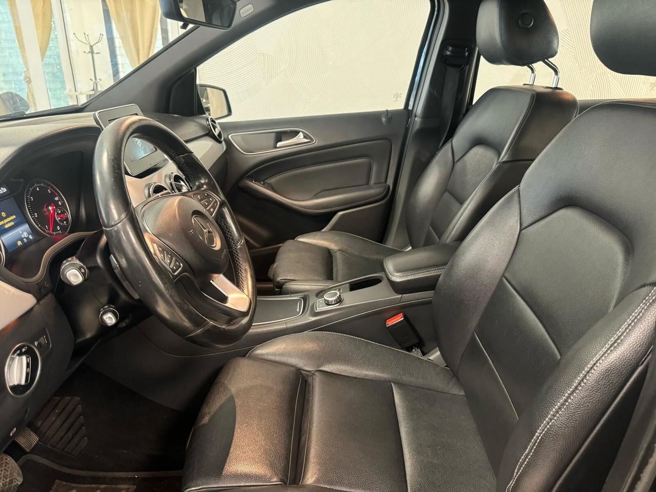 Mercedes-benz B 180 B 180 d Automatic Premium